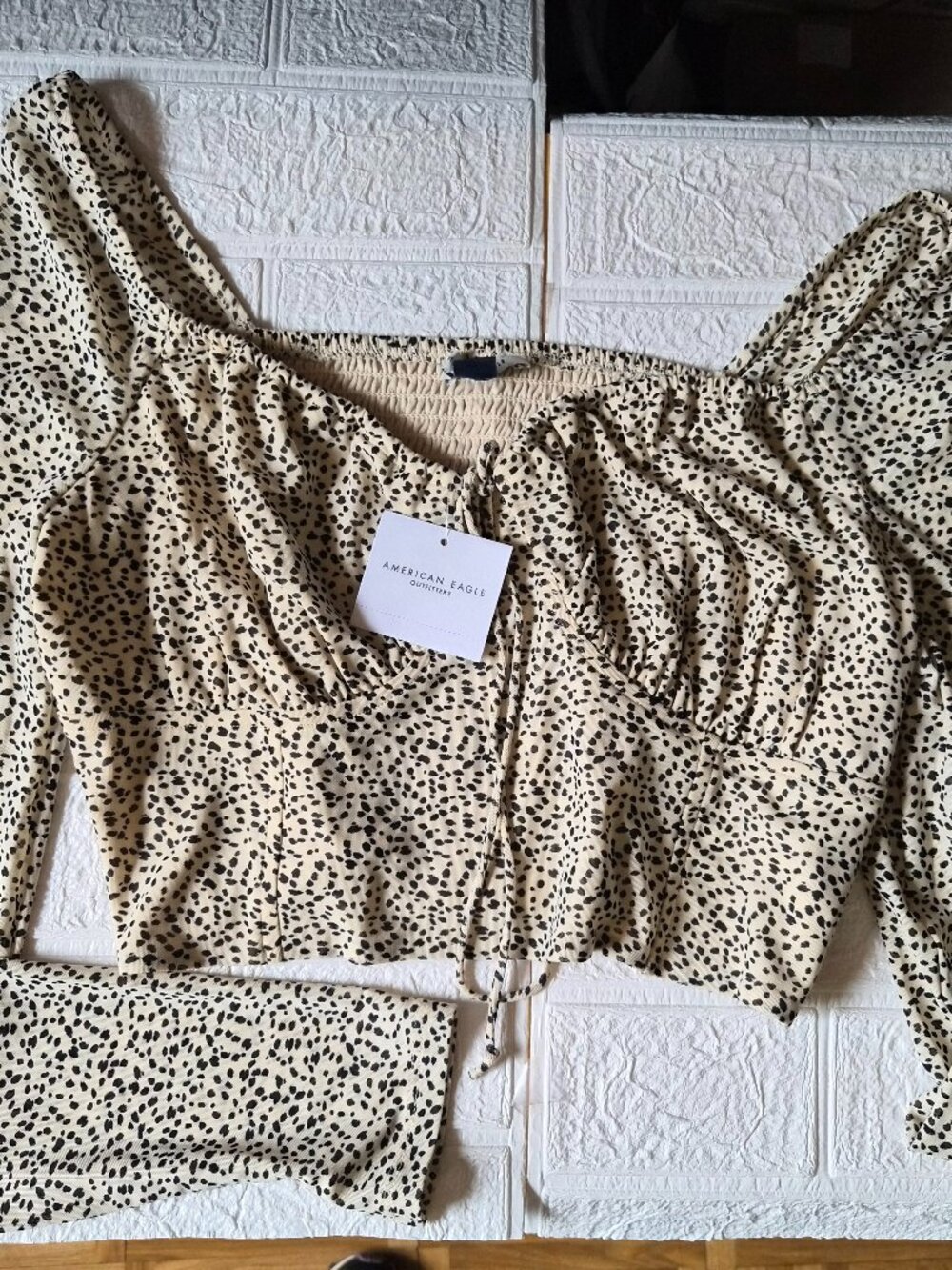 American Eagle Womens L Leopard Print Cropped Smocked Top Tie Front Long Sleeve